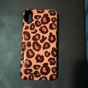 Battery powered charging case for iPhone XS Max